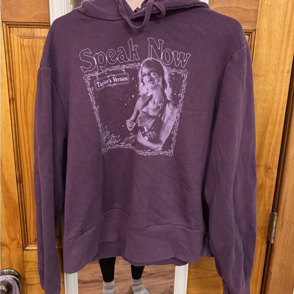 Taylor Swift Speak Now TV “Story of Us” crop hoodie- size L- gently worn
